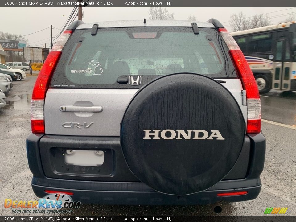 2006 Honda CR-V LX 4WD Alabaster Silver Metallic / Black Photo #4