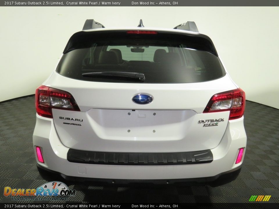 2017 Subaru Outback 2.5i Limited Crystal White Pearl / Warm Ivory Photo #11