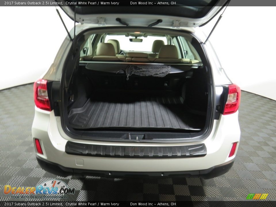 2017 Subaru Outback 2.5i Limited Crystal White Pearl / Warm Ivory Photo #12