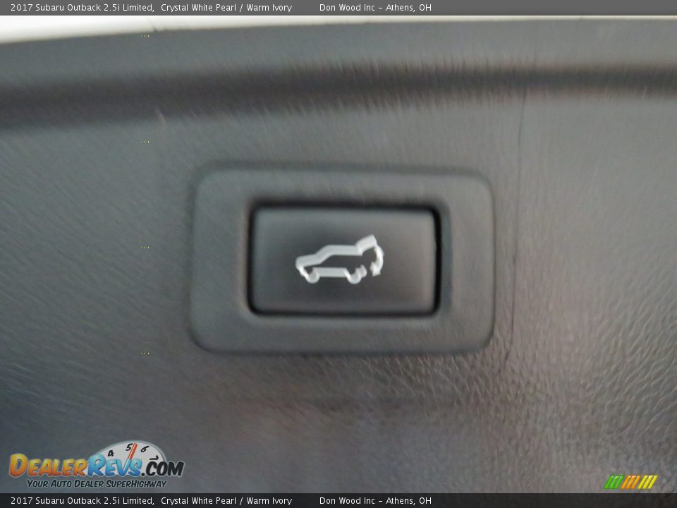 2017 Subaru Outback 2.5i Limited Crystal White Pearl / Warm Ivory Photo #15
