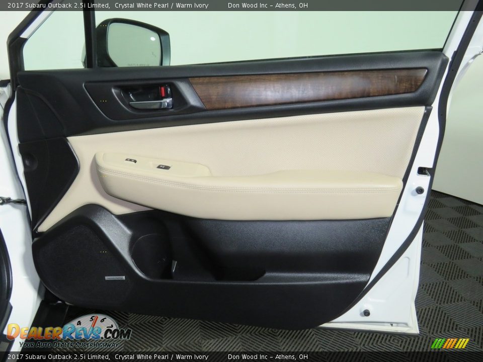 2017 Subaru Outback 2.5i Limited Crystal White Pearl / Warm Ivory Photo #26