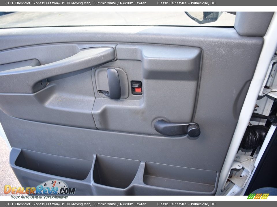 2011 Chevrolet Express Cutaway 3500 Moving Van Summit White / Medium Pewter Photo #8