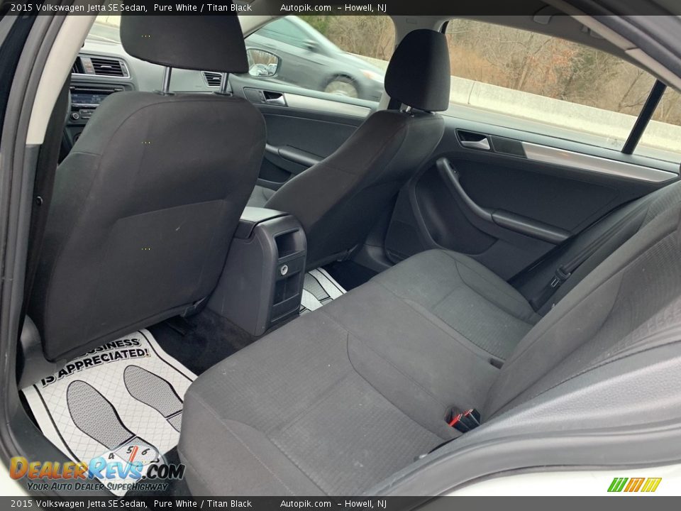 Rear Seat of 2015 Volkswagen Jetta SE Sedan Photo #11