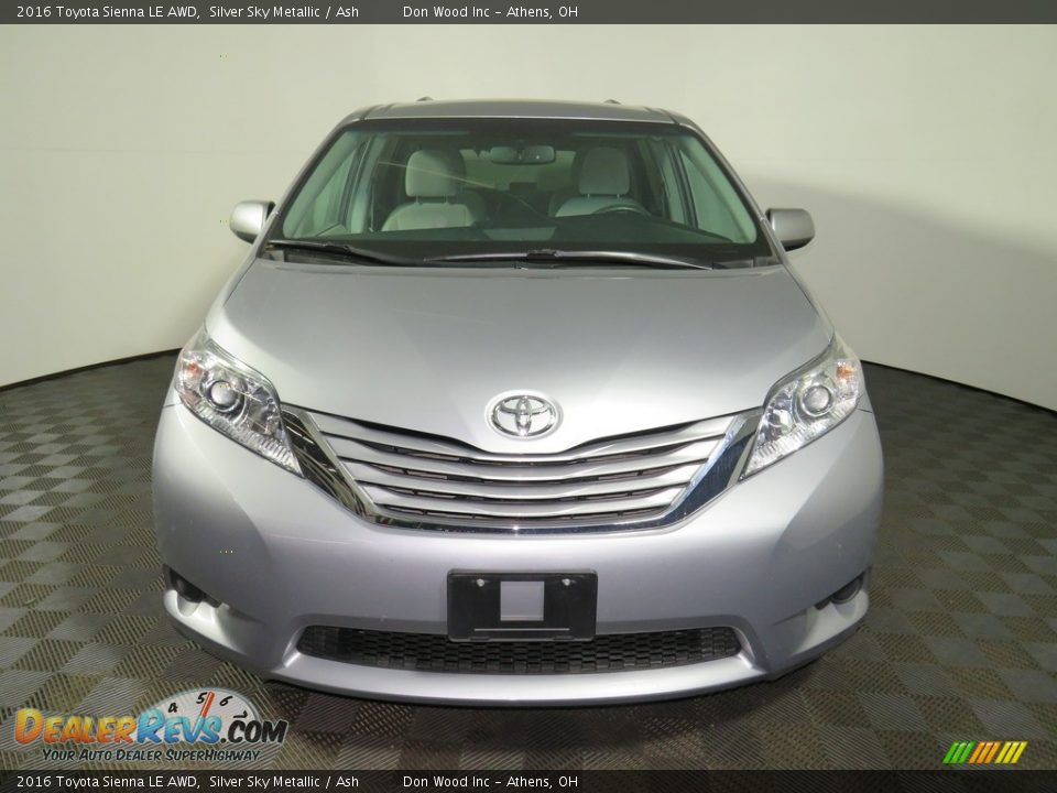 2016 Toyota Sienna LE AWD Silver Sky Metallic / Ash Photo #4