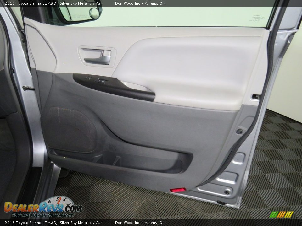 2016 Toyota Sienna LE AWD Silver Sky Metallic / Ash Photo #24