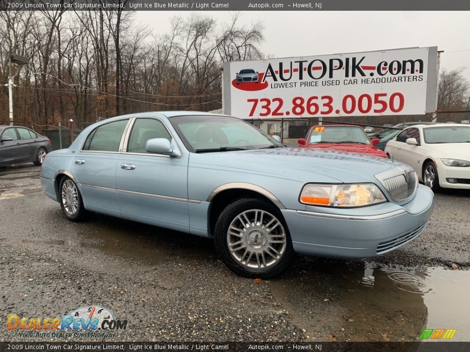 2009 Lincoln Town Car Signature Limited Light Ice Blue Metallic / Light Camel Photo #1