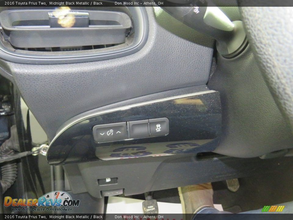 2016 Toyota Prius Two Midnight Black Metallic / Black Photo #31