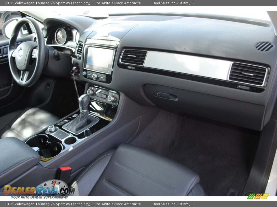 2016 Volkswagen Touareg V6 Sport w/Technology Pure White / Black Anthracite Photo #18