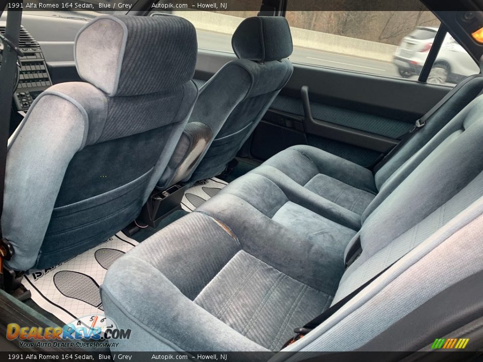 Rear Seat of 1991 Alfa Romeo 164 Sedan Photo #12