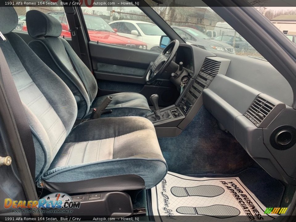 Front Seat of 1991 Alfa Romeo 164 Sedan Photo #14