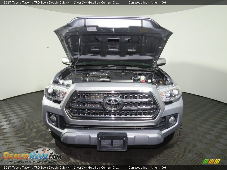 2017 Toyota Tacoma TRD Sport Double Cab 4x4 Silver Sky Metallic / Cement Gray Photo #5