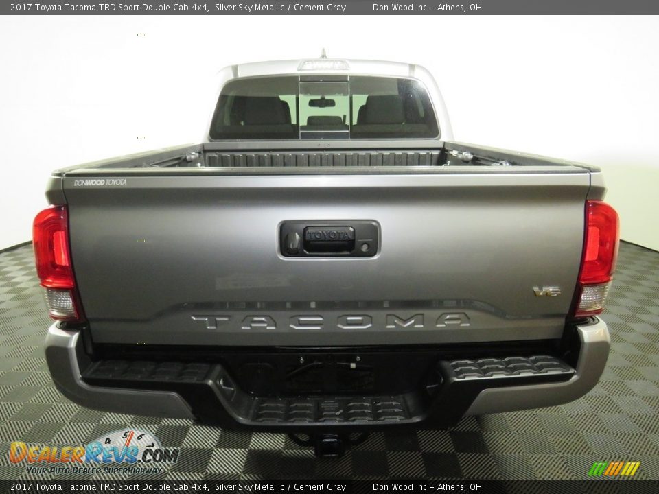2017 Toyota Tacoma TRD Sport Double Cab 4x4 Silver Sky Metallic / Cement Gray Photo #11