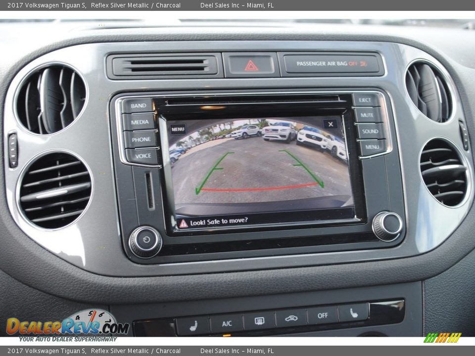 2017 Volkswagen Tiguan S Reflex Silver Metallic / Charcoal Photo #16