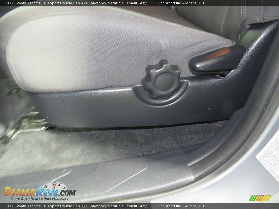 2017 Toyota Tacoma TRD Sport Double Cab 4x4 Silver Sky Metallic / Cement Gray Photo #16
