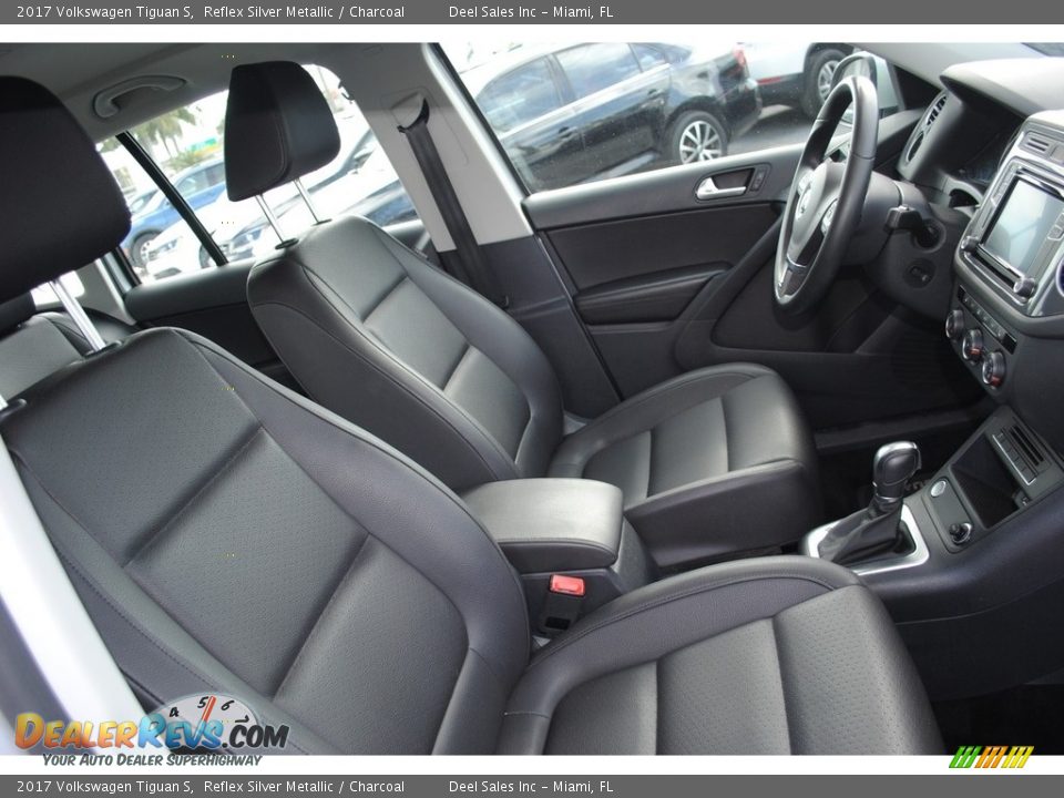 2017 Volkswagen Tiguan S Reflex Silver Metallic / Charcoal Photo #18