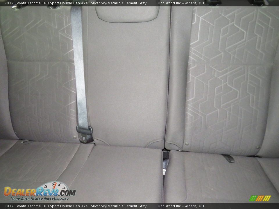 2017 Toyota Tacoma TRD Sport Double Cab 4x4 Silver Sky Metallic / Cement Gray Photo #18