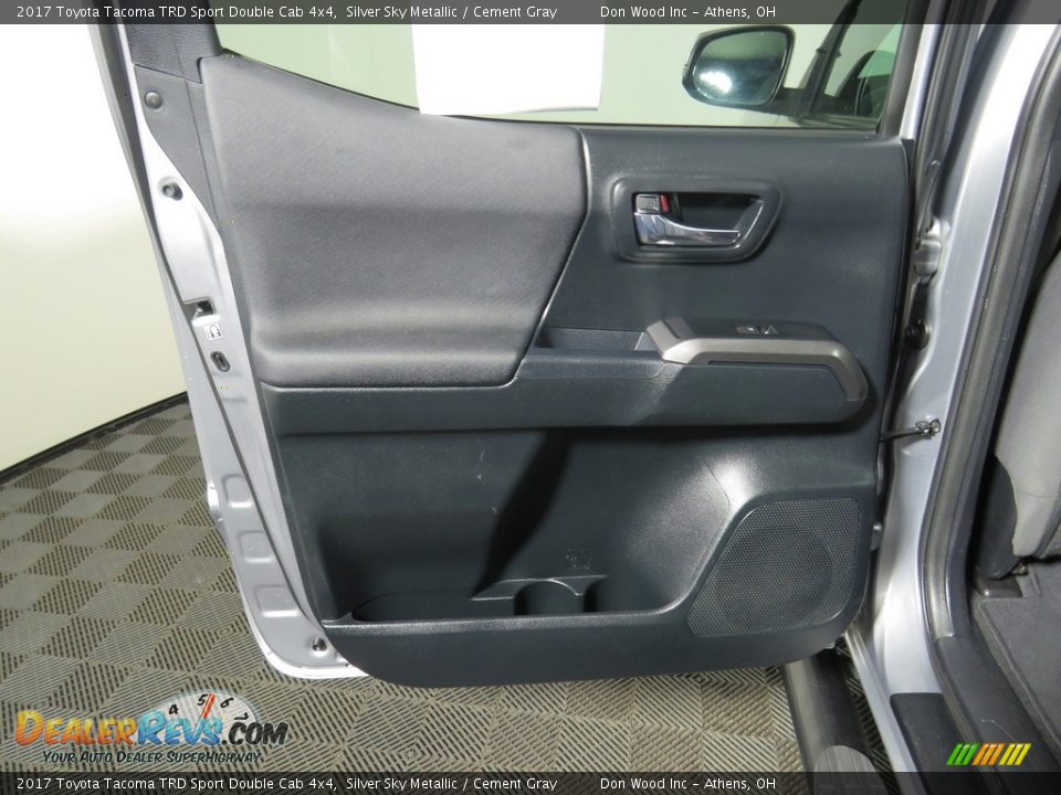 2017 Toyota Tacoma TRD Sport Double Cab 4x4 Silver Sky Metallic / Cement Gray Photo #19