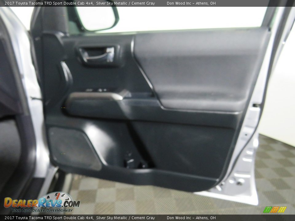 2017 Toyota Tacoma TRD Sport Double Cab 4x4 Silver Sky Metallic / Cement Gray Photo #23