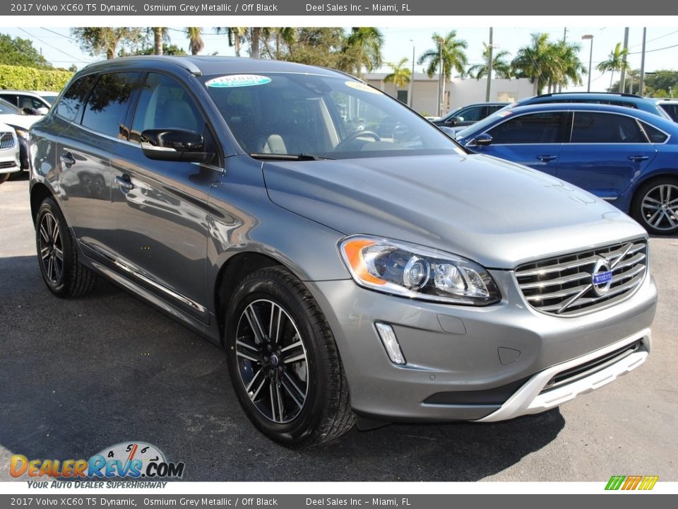 Front 3/4 View of 2017 Volvo XC60 T5 Dynamic Photo #2