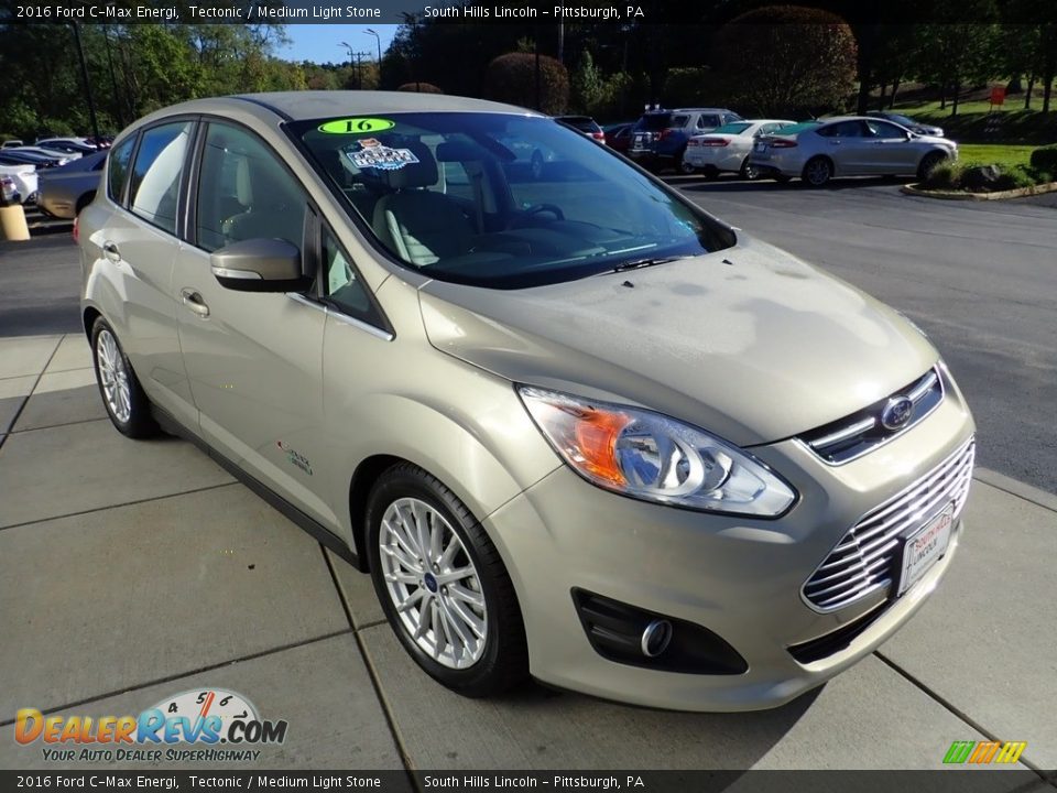 Front 3/4 View of 2016 Ford C-Max Energi Photo #7