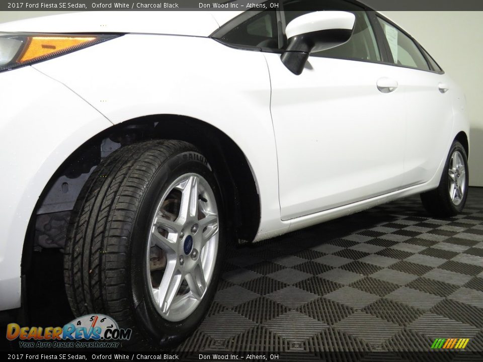 2017 Ford Fiesta SE Sedan Oxford White / Charcoal Black Photo #8