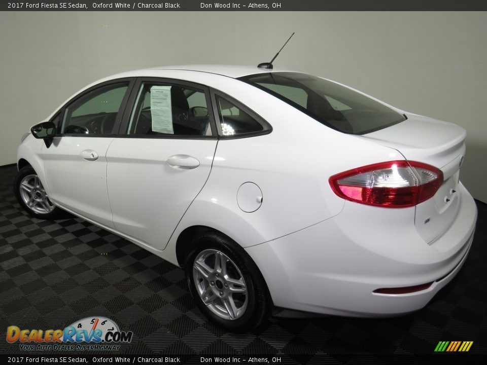 2017 Ford Fiesta SE Sedan Oxford White / Charcoal Black Photo #9