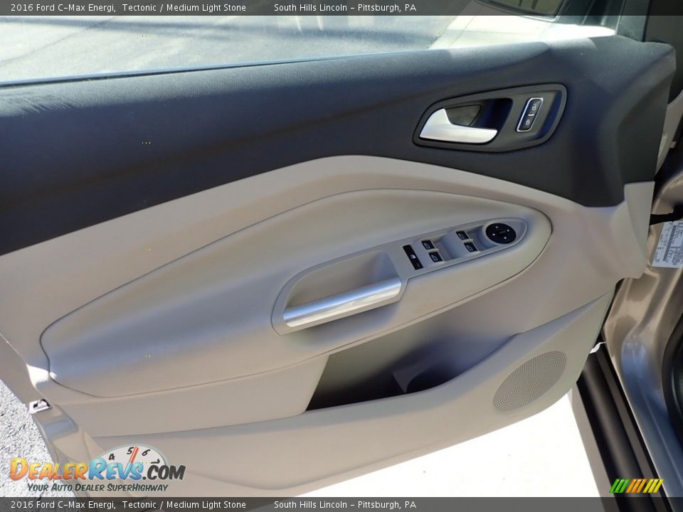 Door Panel of 2016 Ford C-Max Energi Photo #17