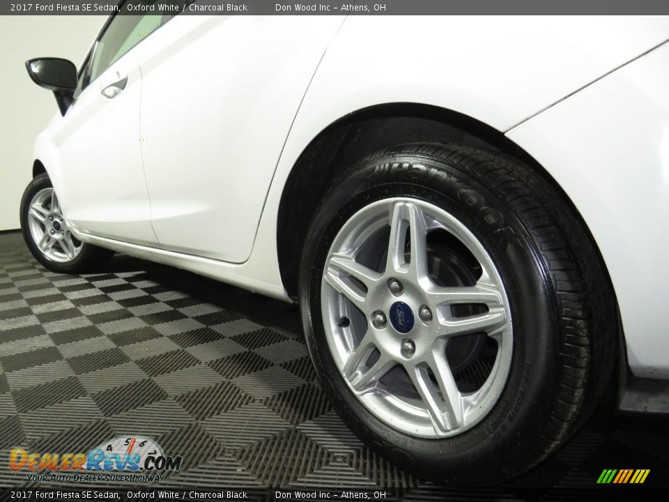 2017 Ford Fiesta SE Sedan Oxford White / Charcoal Black Photo #10