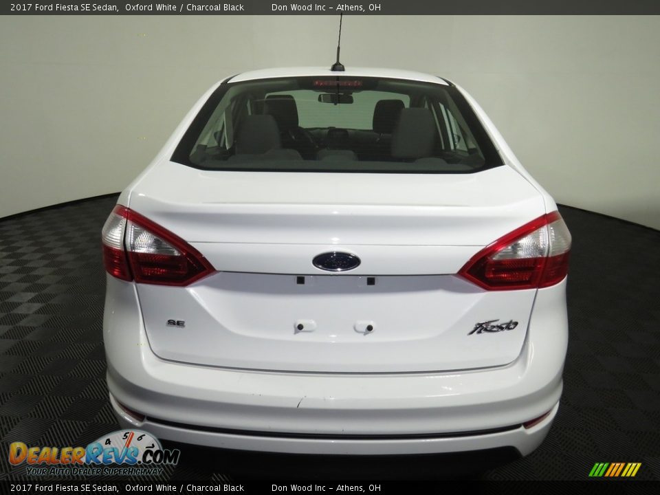 2017 Ford Fiesta SE Sedan Oxford White / Charcoal Black Photo #11