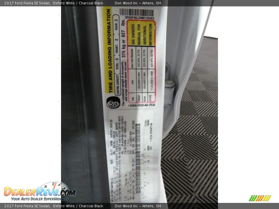 2017 Ford Fiesta SE Sedan Oxford White / Charcoal Black Photo #32