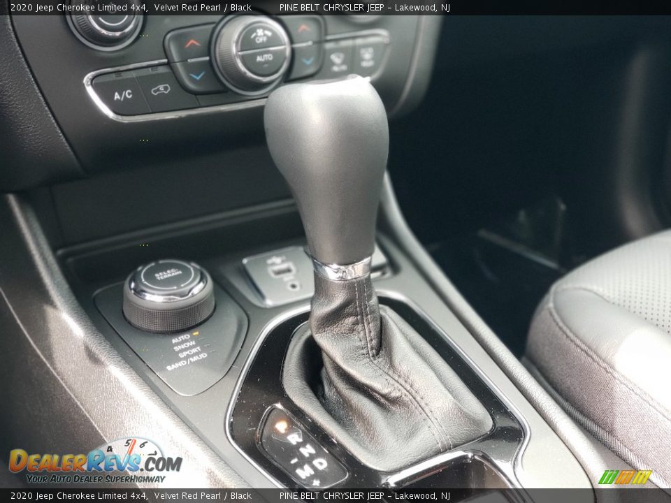 2020 Jeep Cherokee Limited 4x4 Shifter Photo #13