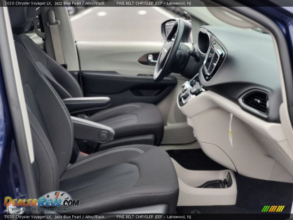 Front Seat of 2020 Chrysler Voyager LX Photo #25