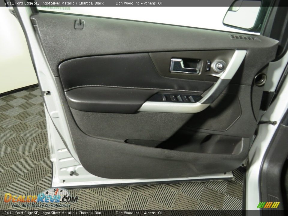 2011 Ford Edge SE Ingot Silver Metallic / Charcoal Black Photo #17