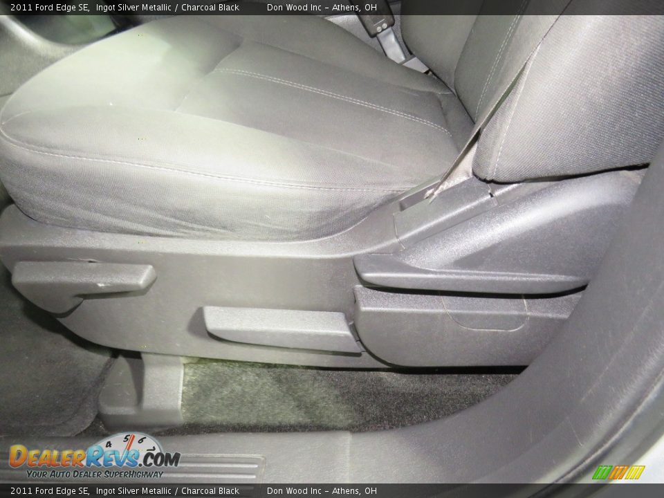 2011 Ford Edge SE Ingot Silver Metallic / Charcoal Black Photo #18