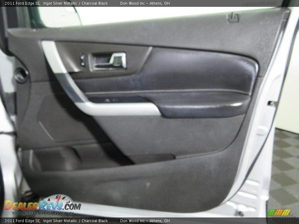 2011 Ford Edge SE Ingot Silver Metallic / Charcoal Black Photo #25