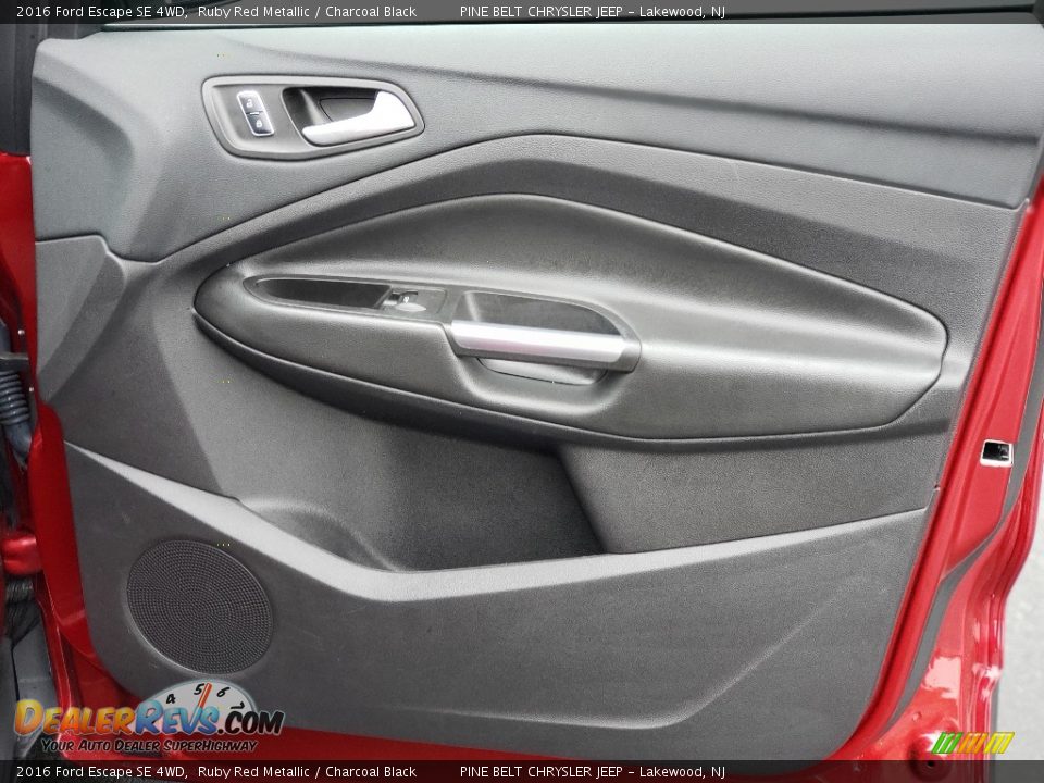 2016 Ford Escape SE 4WD Ruby Red Metallic / Charcoal Black Photo #23