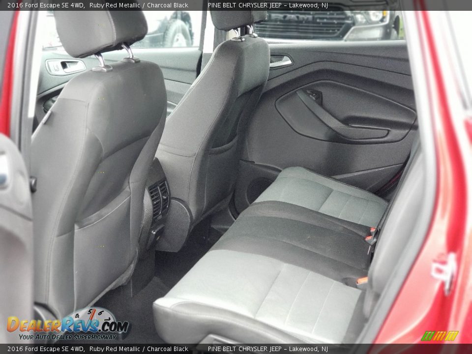 2016 Ford Escape SE 4WD Ruby Red Metallic / Charcoal Black Photo #31