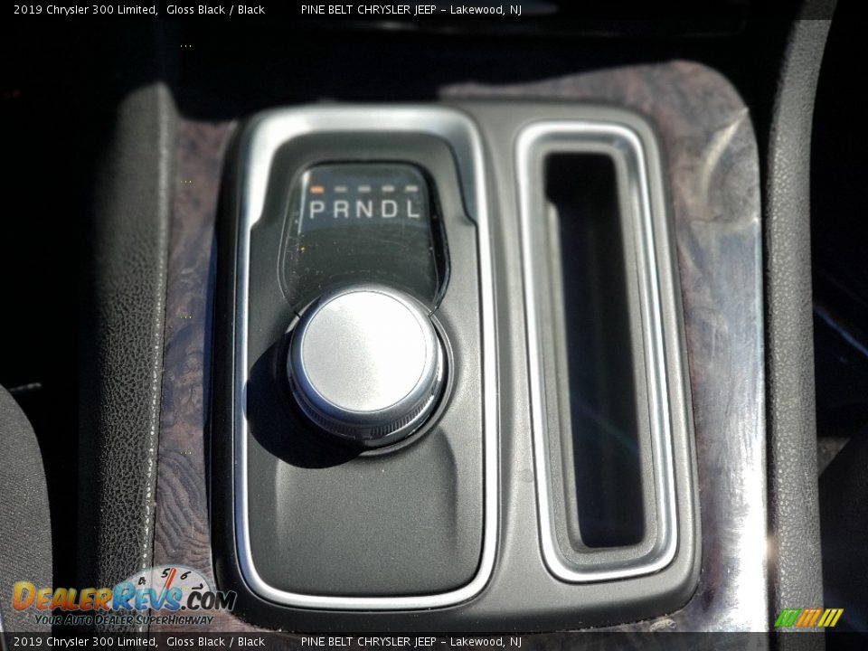 2019 Chrysler 300 Limited Shifter Photo #10