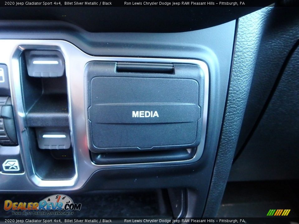 2020 Jeep Gladiator Sport 4x4 Billet Silver Metallic / Black Photo #19