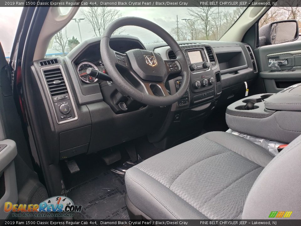 2019 Ram 1500 Classic Express Regular Cab 4x4 Diamond Black Crystal Pearl / Black/Diesel Gray Photo #9