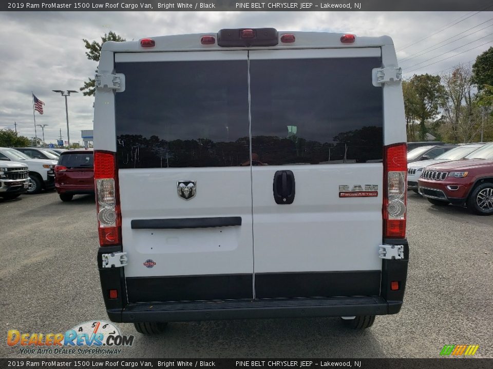 2019 Ram ProMaster 1500 Low Roof Cargo Van Bright White / Black Photo #8