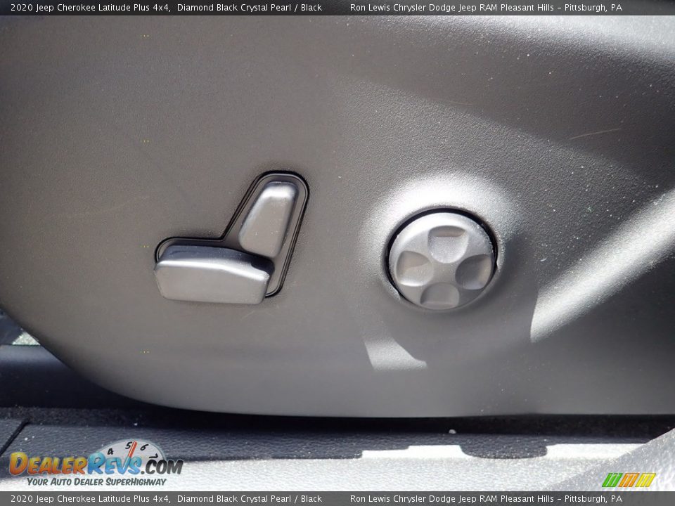 2020 Jeep Cherokee Latitude Plus 4x4 Diamond Black Crystal Pearl / Black Photo #20