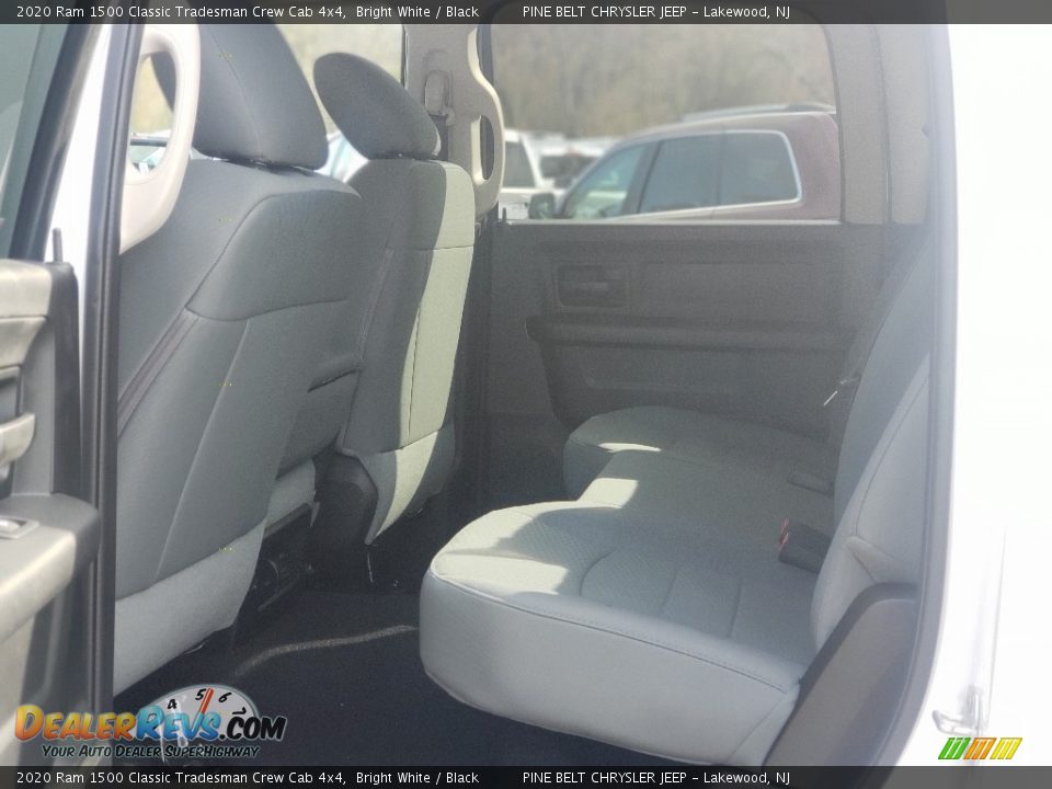 2020 Ram 1500 Classic Tradesman Crew Cab 4x4 Bright White / Black Photo #9