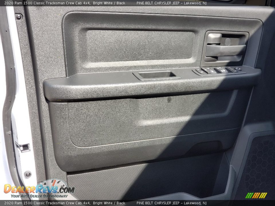 2020 Ram 1500 Classic Tradesman Crew Cab 4x4 Bright White / Black Photo #11