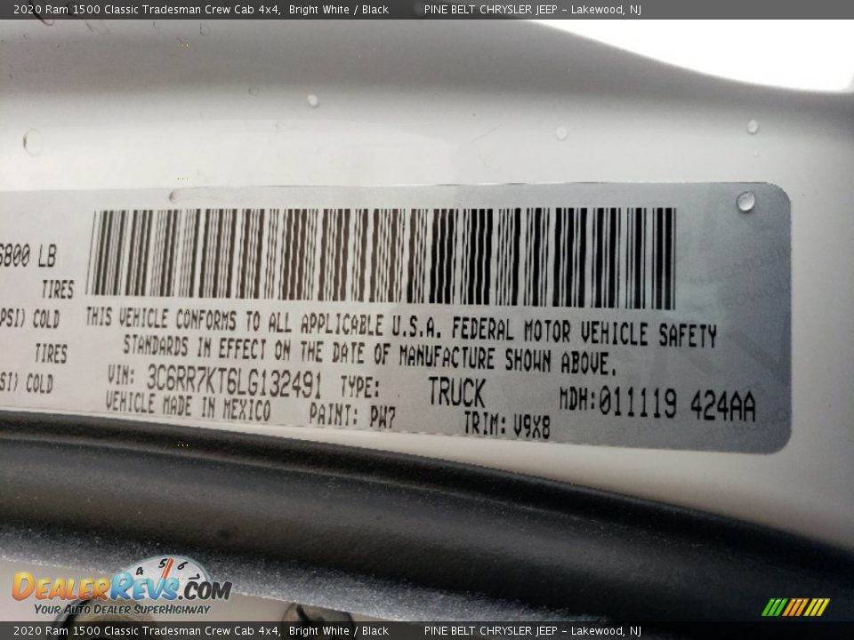 2020 Ram 1500 Classic Tradesman Crew Cab 4x4 Bright White / Black Photo #12