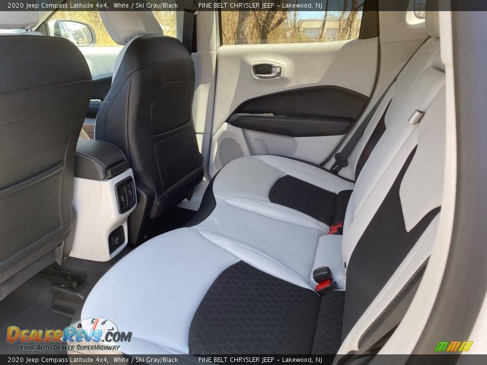 2020 Jeep Compass Latitude 4x4 White / Ski Gray/Black Photo #7