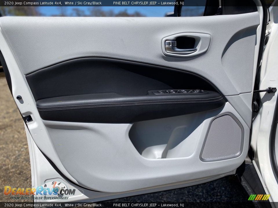 2020 Jeep Compass Latitude 4x4 White / Ski Gray/Black Photo #8