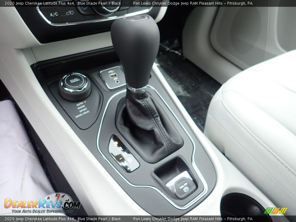 2020 Jeep Cherokee Latitude Plus 4x4 Shifter Photo #18