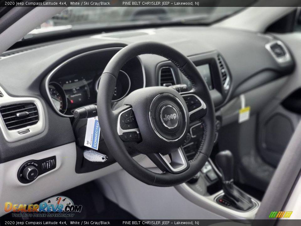 2020 Jeep Compass Latitude 4x4 White / Ski Gray/Black Photo #9