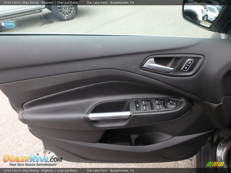 Door Panel of 2016 Ford C-Max Energi Photo #15